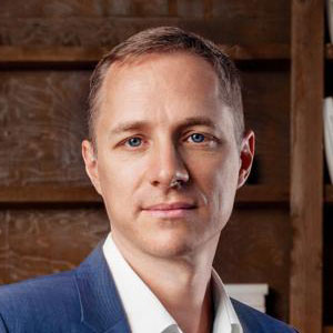 Dr. Frederik Coene